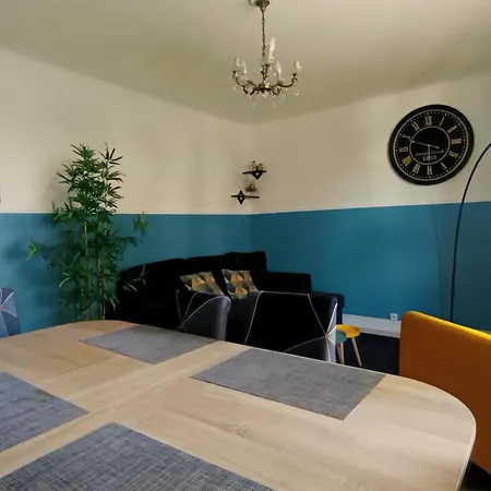 Spacieux Idéal Pour Loisirs Et Travail Appartement